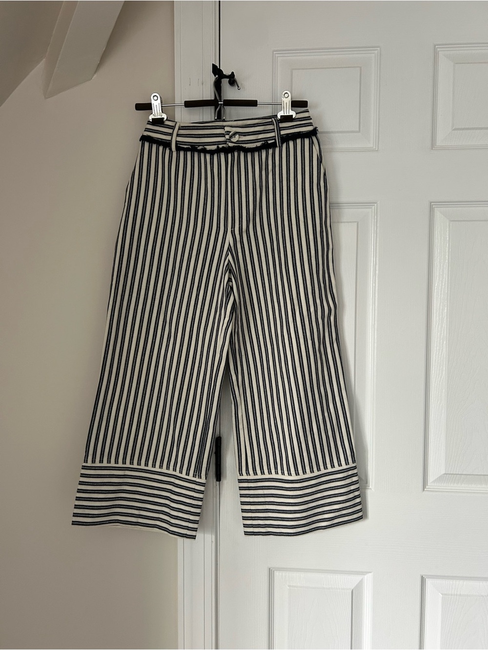 Moon River Striped Wide Leg Cropped Pants Size Small